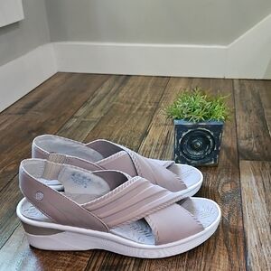 Bzees Sunset Women's Stylish Comfortable‎ Beige Slingback Sandals.Size 10